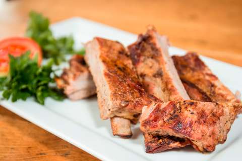 Costillas de cerdo al horno: un plato para chuparse los dedos