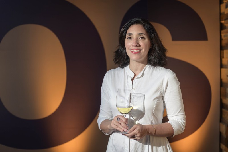 Marcela Baruch es la creadora del blog "Peregrina Gourmet" y autora del libro "Hablar de vino". / Cortesía: Expovinos