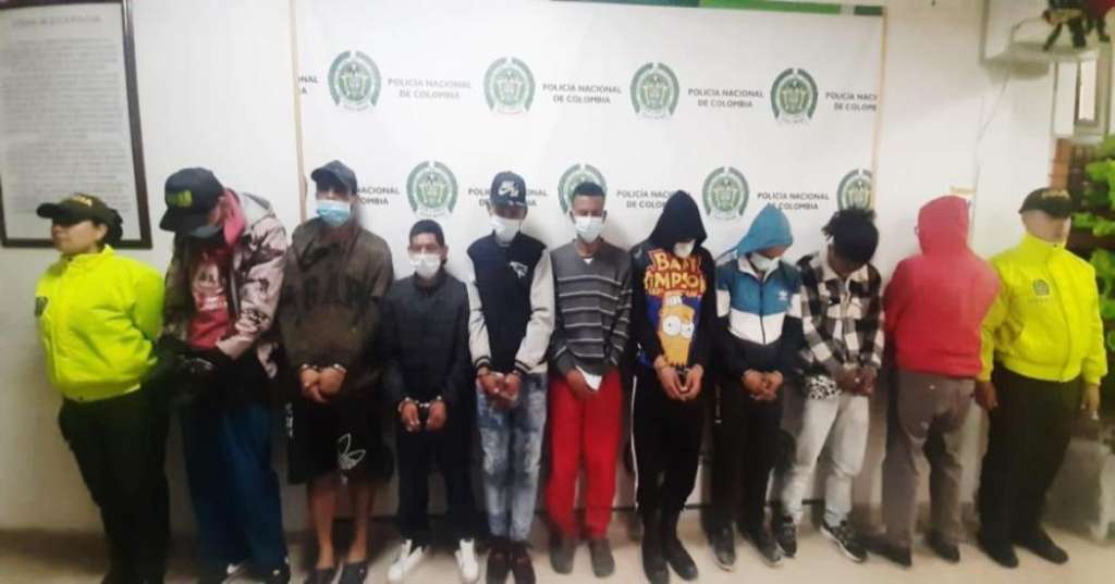 los delitos por los que deberán responder los presuntos implicados son: uso de menores de edad en la comisión de delitos, tráfico fabricación o porte de estupefacientes y concierto para delinquir.