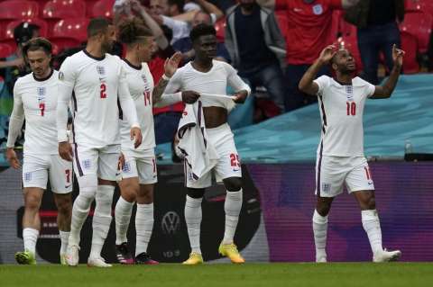 Inglaterra, a octavos de la Eurocopa como primera de su grupo
