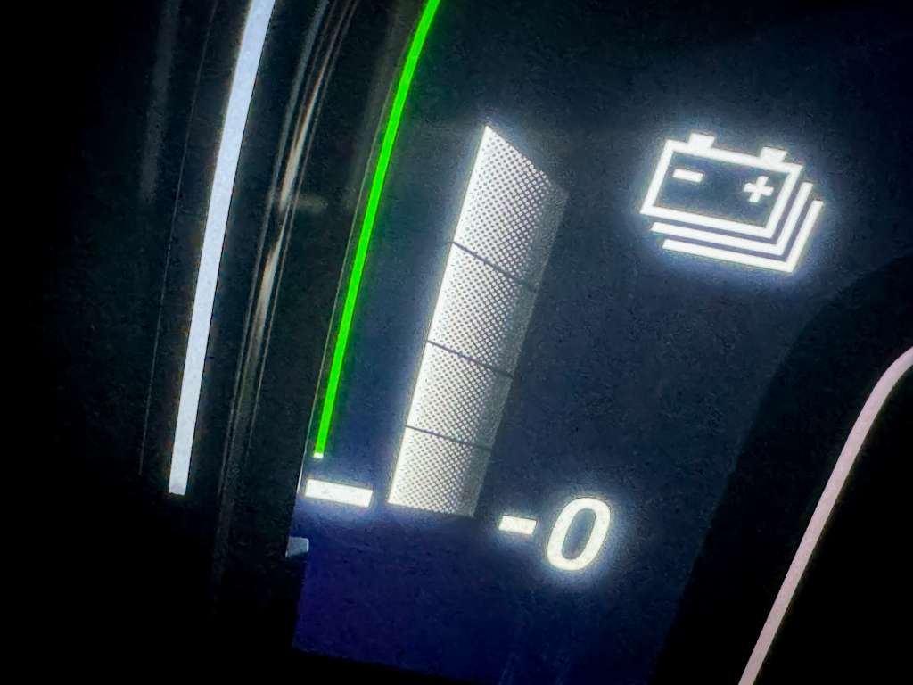 Durante muchos años, los carros eléctricos se han diseñado para funcionar con baterías de litio. Una nueva tecnología plantea una alternativa en un año en el que estos vehículos serán clave para la transición energética.
