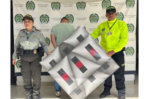 Recuperan una de las 45 obras de Omar Rayo hurtadas en Bogotá
