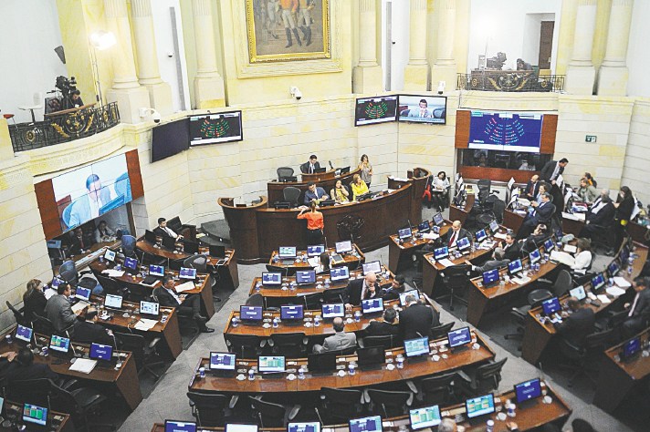 Senado sesionará semipresencialmente desde el 13 de octubre