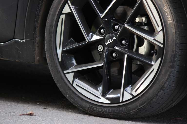 El precio actualizado del Kia K4 en Colombia es de $135’000.000.