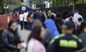 Restricciones a visa de estudiante y periodista en EE. UU.: juez suspende la medida