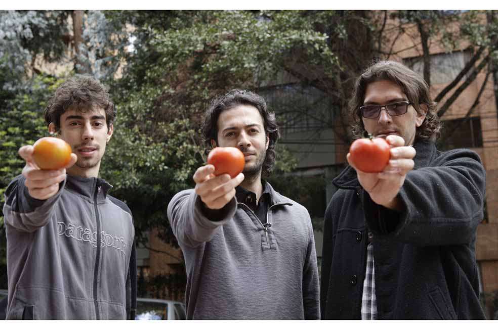 Tres de los cofundadores del Partido del Tomate: Juan Carlos Upegui, Daniel Quintero Calle y Elí Shnaider. / Semana