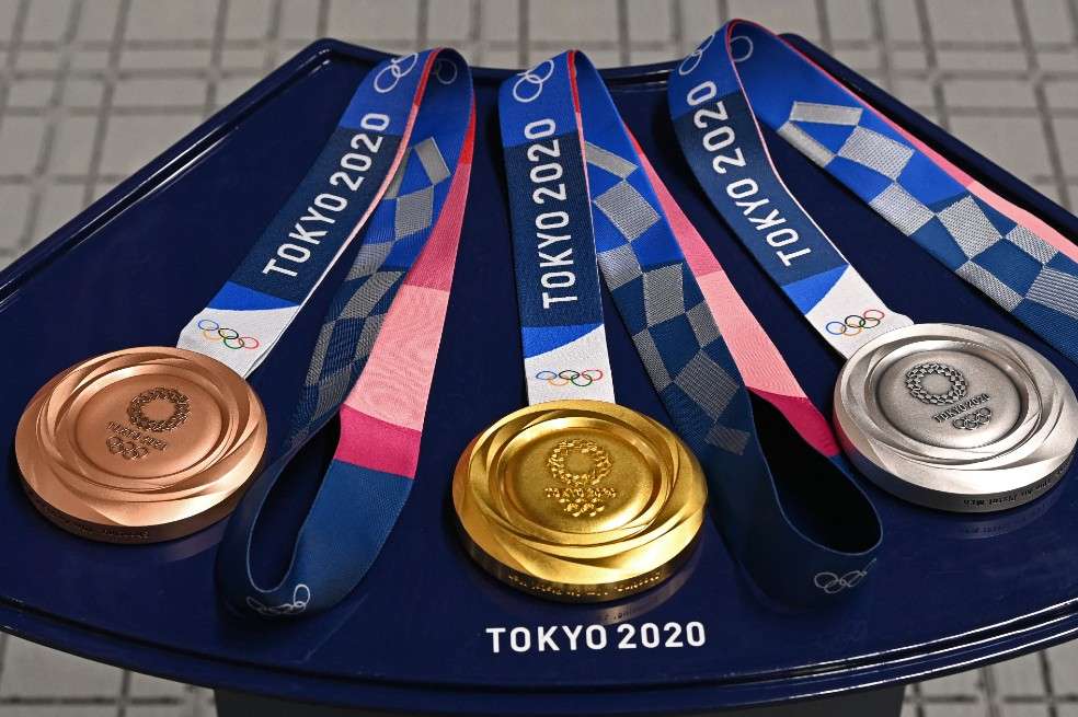 Para realizar las medallas de estas olimpiadas, se recolectaron 32 kg de oro, 3.500 kg de plata y 2.200 de bronce.