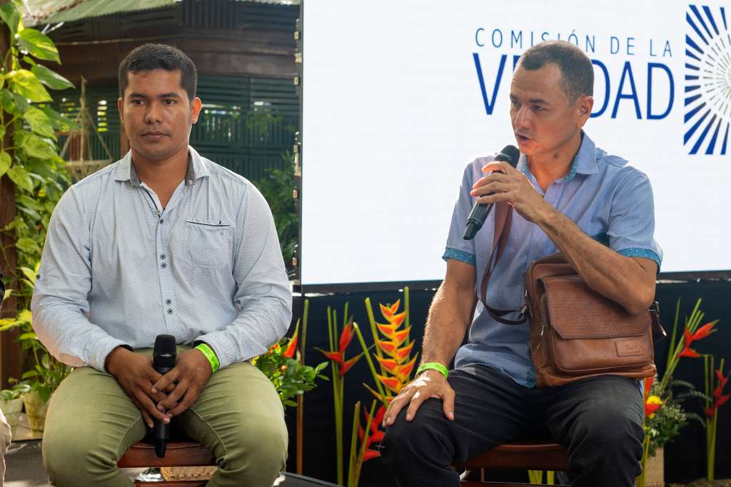 El firmante del Acuerdo de Paz Guillermo León Chanci, antes conocido como “Leónidas” o “Chupete” (I) y Jhoverman Sánchez, conocido con los alias de “Rubén Cano” o “Manteco”.
