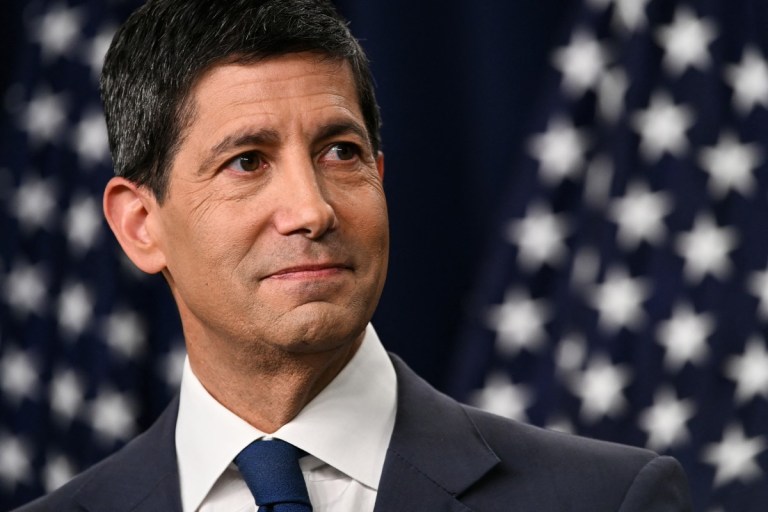 La Reserva Federal sube sus tasas ante la inflación, a contracorriente de Trump