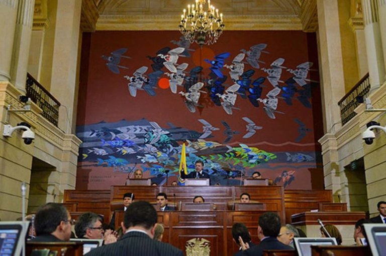 «Si algo debe unir a las fuerzas vivas del país es la paz»: Santos
