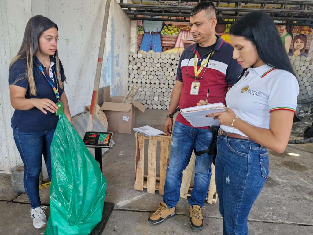 En la jornada de reciclaje, organizada por la CAR a propósito del Día Mundial del Medio Ambiente, se recolectaron 96 toneladas de residuos en 13 puntos de recolección en los que participaron 90 municipios de Cundinamarca.
