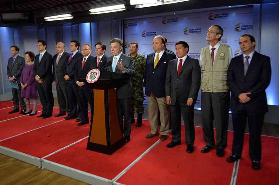 Declaraciones luego de la reunión de la Comisión de Seguimiento Electoral en la Casa de Nariño, a la que asistieron el presidente Juan Manuel Santos, ministros, magistrados del CNE representantes de los organismos de control y de la Fuerza Pública. / Cortesía Presidencia de la República