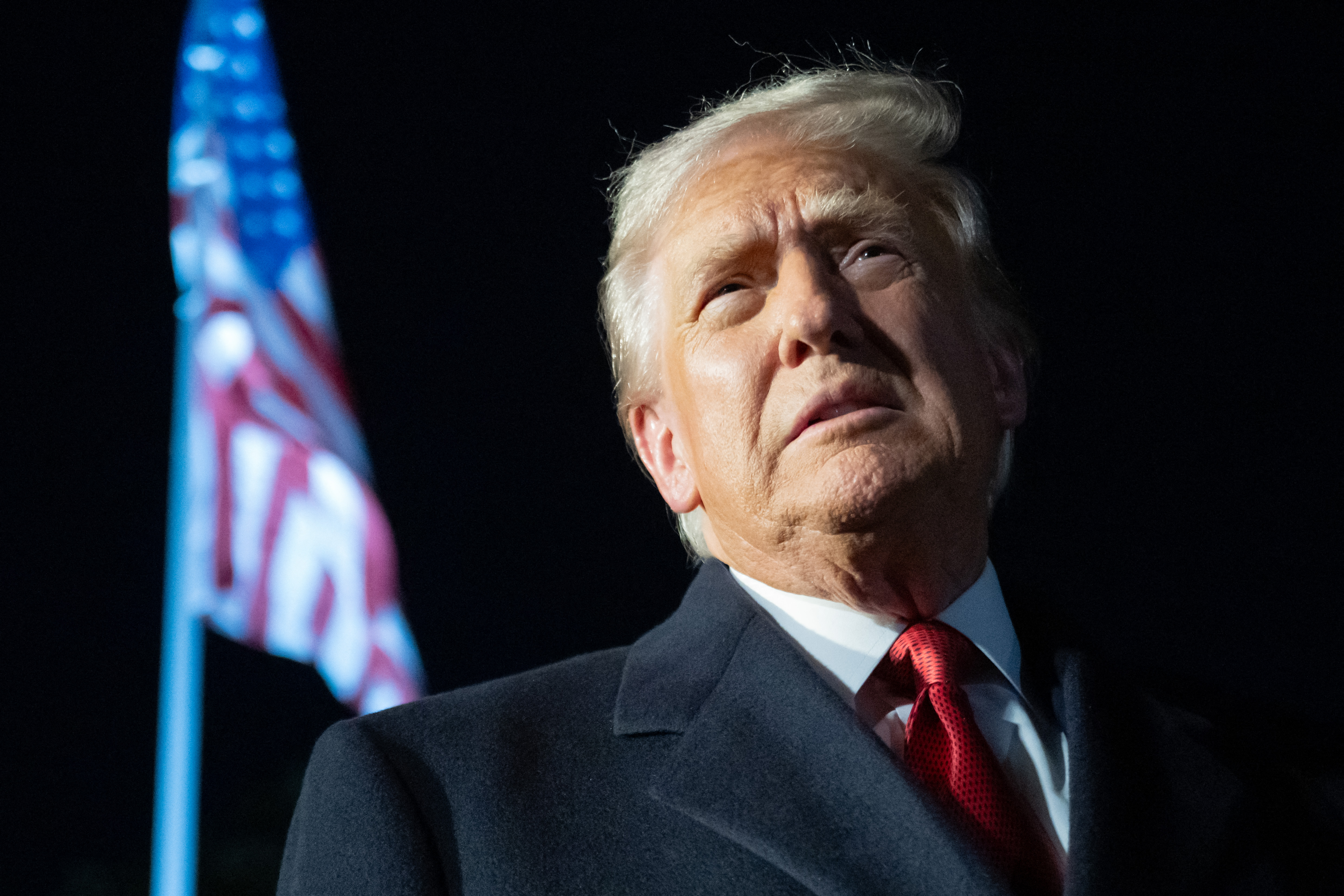 El presidente estadounidense, Donald Trump, viaja este sábado a Asia para las reuniones.