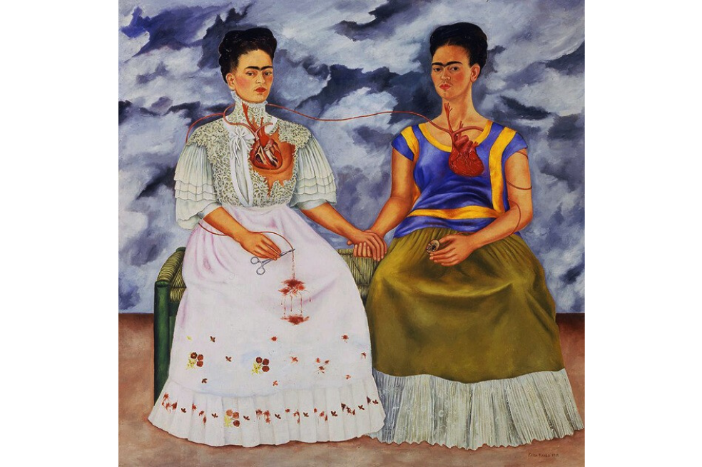 Las dos Fridas (1931)
“La parte más importante del cuerpo es el cerebro. De mi rostro me gustan mis cejas y mis ojos. Aparte de eso no me gusta nada más. Mi cabeza es demasiado pequeña. Mis pechos y mis genitales son corrientes. Del sexo opuesto, tengo el bigote y el rostro en general”: Frida Kahlo