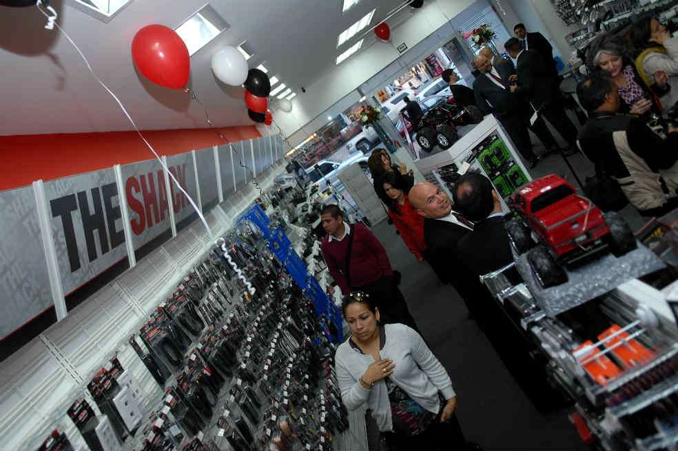 La franquicia de Radioshack, tienda especializada en productos tecnológicos, abrió al norte de Bogotá. / Luis Ángel