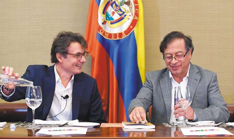 Alejandro Gaviria empezó a apoyar la candidatura de Petro a pocos días de celebrarse la segunda vuelta presidencial.