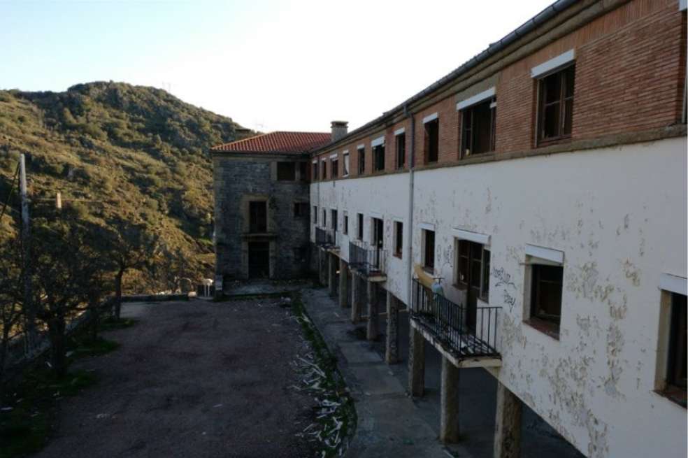 Un estadounidense compra un pueblo en España por 310.000 euros