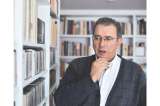 Darío Jaramillo: “No creo que la poesía nos haga moralmente mejores”