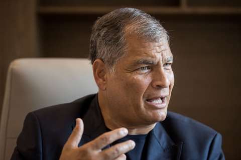 Correa promete “lucha frontal” contra Noboa, dice que “destrozaron el país”