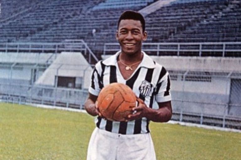 El hombre que partió la historia del fútbol en dos: las marcas y conquistas de Pelé