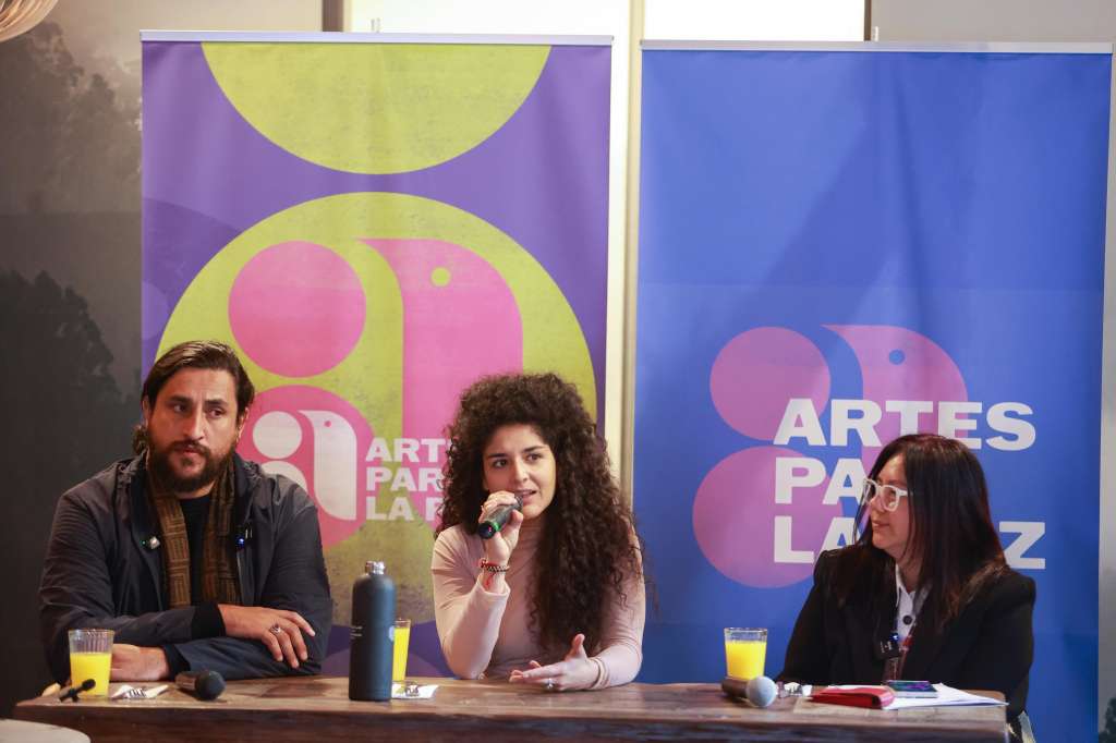 Fabián Sánchez, viceministro de las Artes; Yannai Kadamani, ministra de las Culturas y Lucy Maritza Molina, viceministra de Educación durante el lanzamiento de Artes para la Paz.
