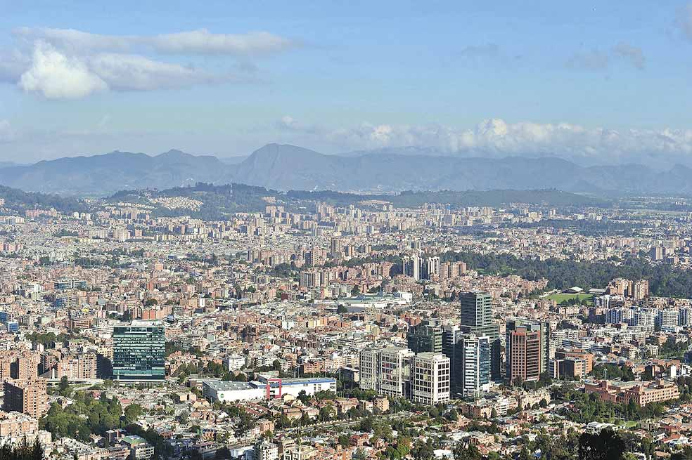 Según el corresponsal del Financial Times, la Bogotá de hoy es más próspera: “Tiendas y negocios han surgido en las calles, incluso en las zonas más pobres”. / David Campuzano - El Espectador