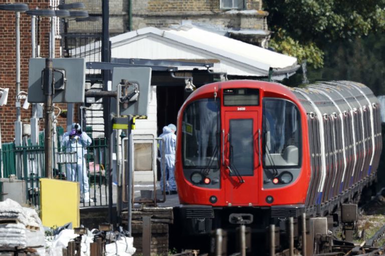 Al menos 22 personas hospitalizadas tras atentado en el metro de Londres