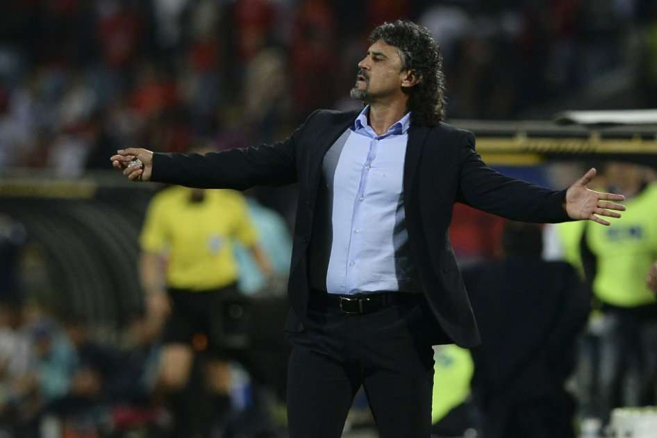 Leonel Álvarez, técnico de Independiente Medellín. / AFP