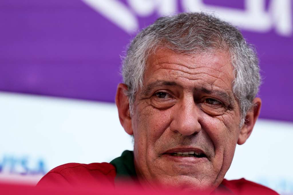 Doha (Qatar), 05/12/2022.- Head coach Fernando Santos of Portugal attends a press conference at Qatar National Convention Center (QNCC) in Doha, Qatar, 05 December 2022. Portugal will face Switzerland in their round of 16 match at the FIFA World Cup on 06 December. (Mundial de Fútbol, Suiza, Catar) EFE/EPA/JOSE SENA GOULAO