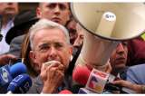 #MiProfeSeRespeta, la tendencia en Twitter que le responde a Uribe por sus declaraciones