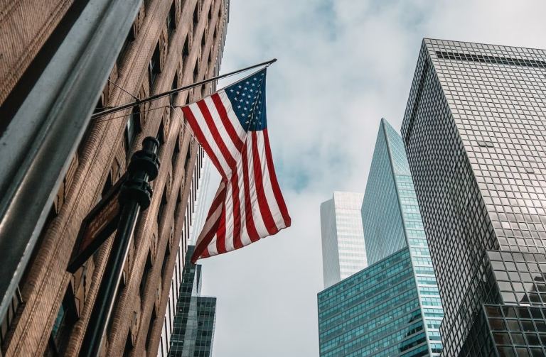 Sector privado de Estados Unidos creó menos empleos de los esperados en noviembre