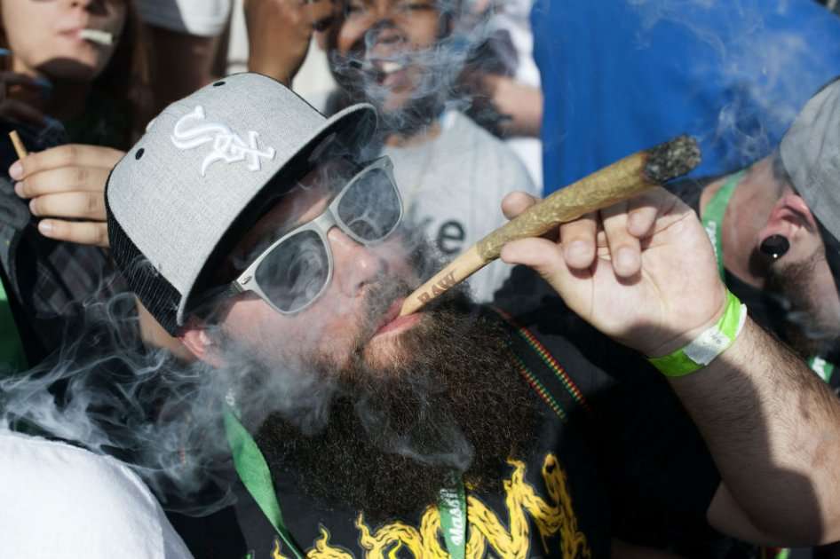En Denver (Colorado) el uso recreativo de la marihuana es legal desde el pasado 15 de noviembre. / AFP