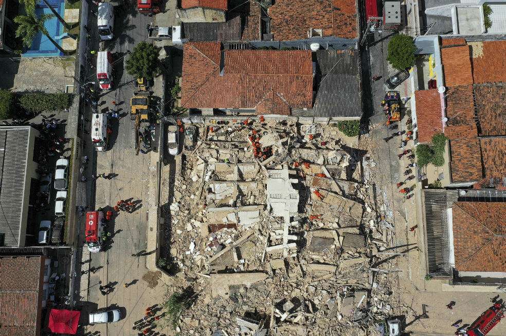 Los derrumbes de edificio en Brasil han expuesto los problemas de las construcciones irregulares en el país. / EFE