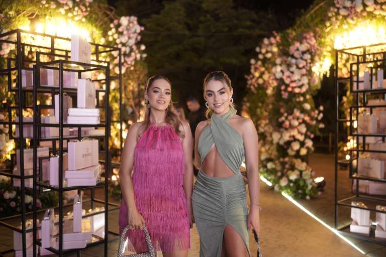 Las invitadas al lanzamiento de Anyeluz Makeup disfrutaron del evento en Medellín.