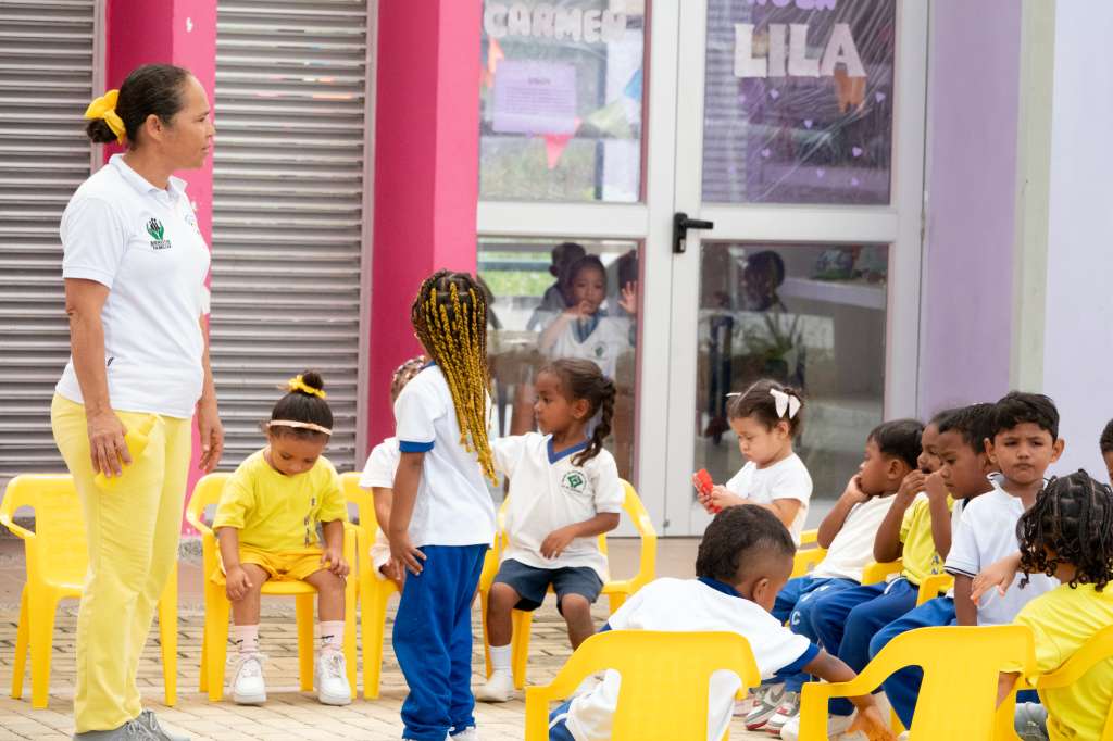 En los CDI los niños reciben educación, formación en valores y apoyo en nutrición, ya que se les proporciona una alimentación adecuada para esta etapa de la vida.