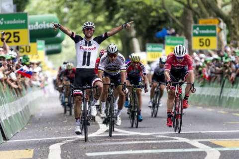 Michael Matthews se quedó con la tercera etapa de la Vuelta a Suiza
