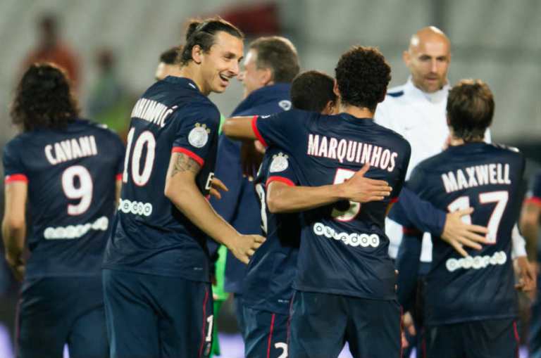 PSG ganó y alcanzó al Mónaco de Falcao y James en el fútbol francés