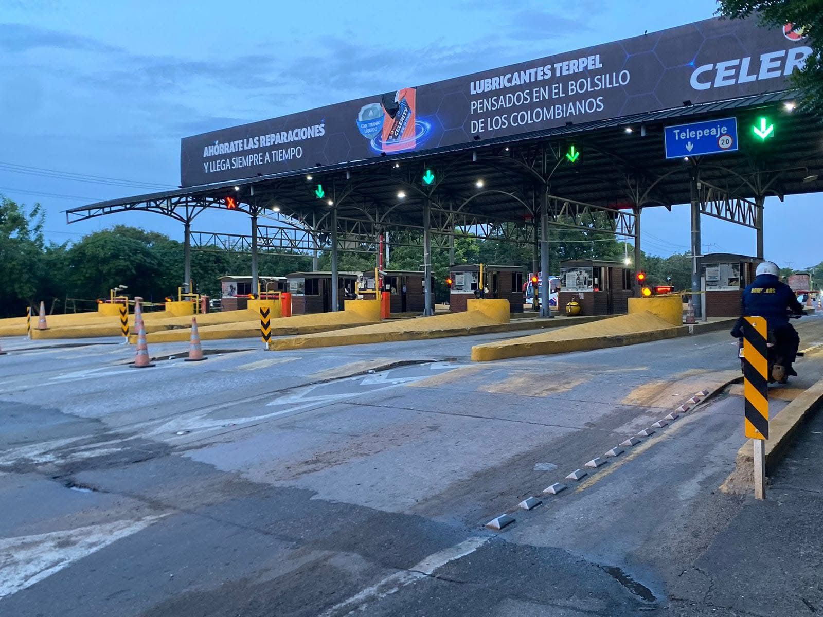 Imagen de referencia. Manifestantes exigen la liquidación del contrato con la concesión Autopistas del Caribe y rechazan la instalación de nuevos peajes.