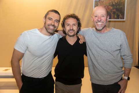 Emmanuel Esparza, Jhon Alex Toro y Diego Trujillo de pelea en el escenario