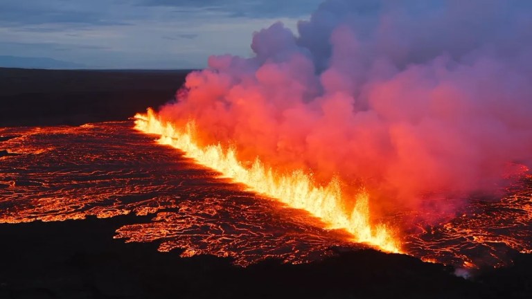 En video: esta es la impresionante erupción de un sistema de volcanes en Islandia