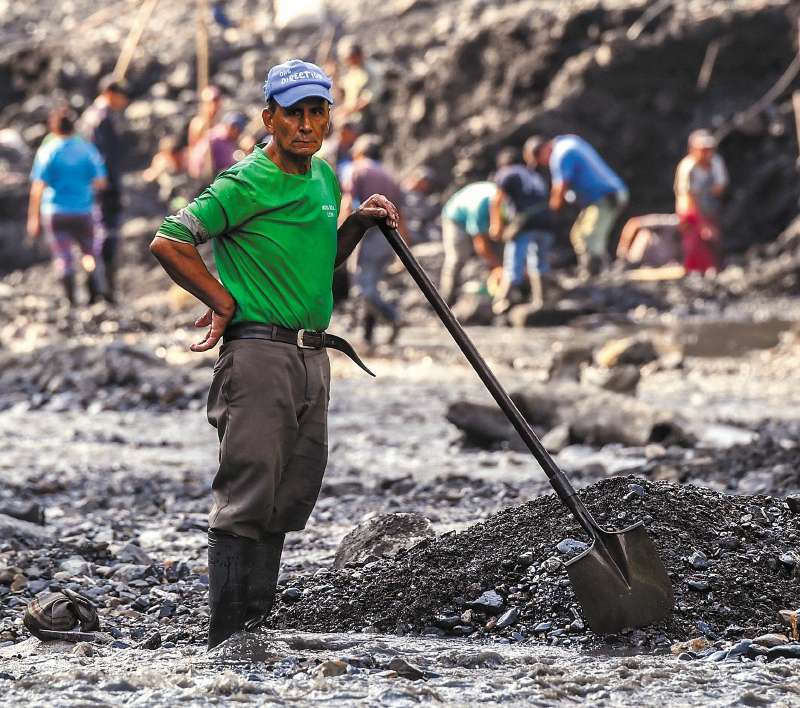 En una zona minera sobreexplotada, como la boyacense, las oportunidades para mineros rasos y guaqueros son cada vez menores.