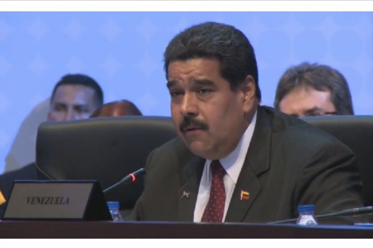 «Los problemas que tengamos, los resolvemos de acuerdo a nuestra constitución»: Maduro