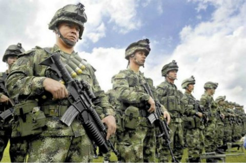 Contralor plantea intercambio de pruebas por presuntos manejos irregulares en las FF.MM.