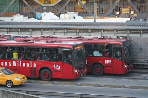 Accidente entre dos articulados de Transmilenio habría dejado una persona herida
