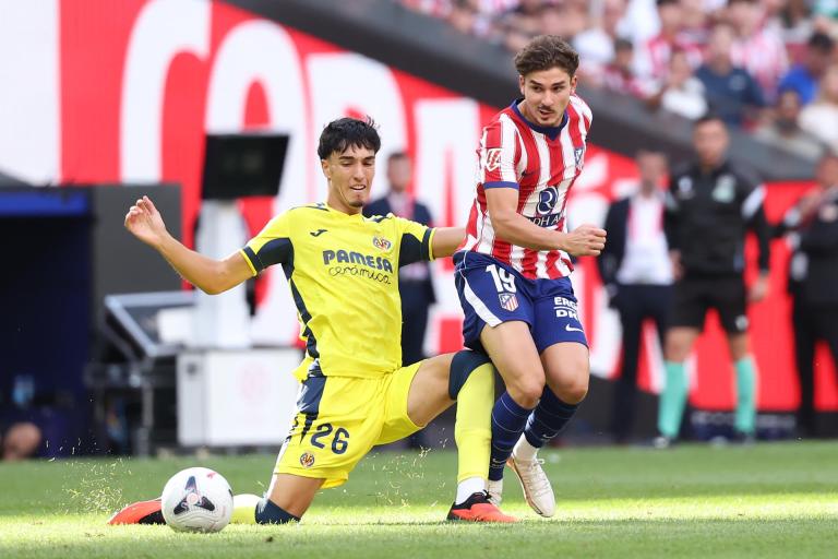 Julián Álvarez fue abucheado en el partido del Atlético y se marchó solo del campo