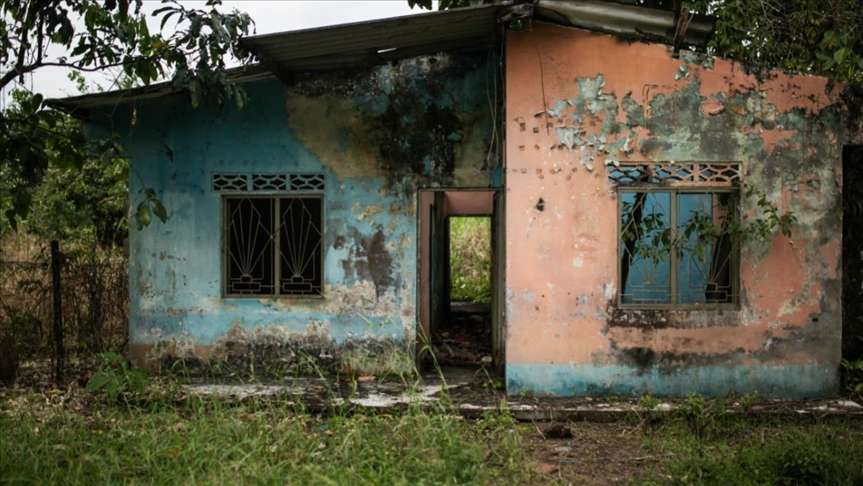En medio de la espesa selva del Putumayo y las polvorientas calles, los habitantes del municipio de El Placer aún no han superado las secuelas del conflicto armado que sufrieron hace un par de décadas y sufren una nueva ola de violencia que ha producido más desplazamientos forzados.