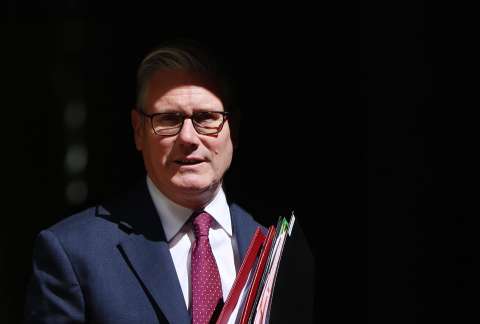 Starmer en la cuerda floja: ¿por qué el Reino Unido vive en una eterna crisis política?