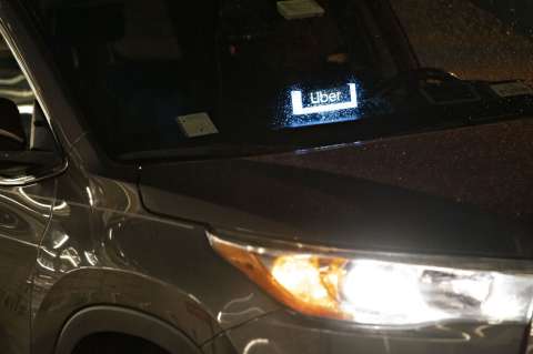 Uber pide regular movilidad colaborativa en Colombia tras orden de suspensión