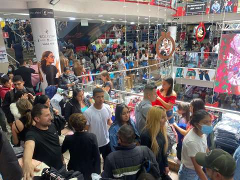 Bogotá Despierta en Navidad: comercio extenderá horarios del 16 al 23 de diciembre