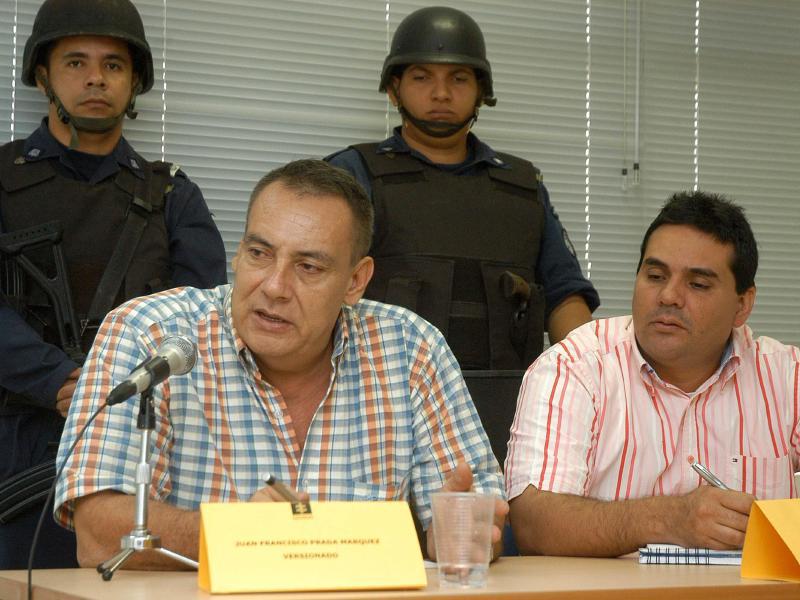 De acuerdo con información recogida por la CCJ, exparamilitares como Juancho Prada tuvieron relación con las masacres de Puerto Patiño y El Marqués.